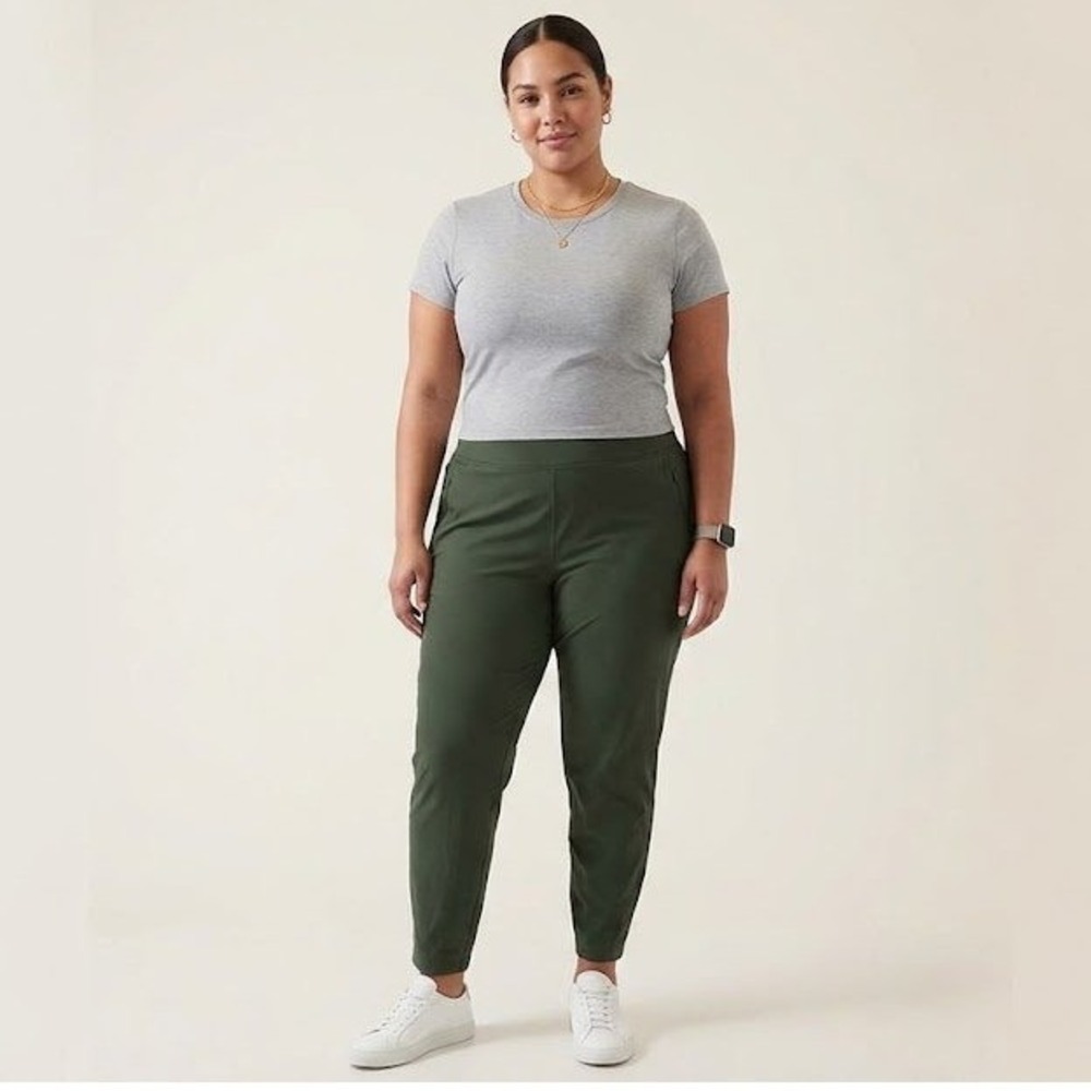 Athleta Trekkie North Jogger Womens 18 Green NEW Hiking Travel Pants Plus Size